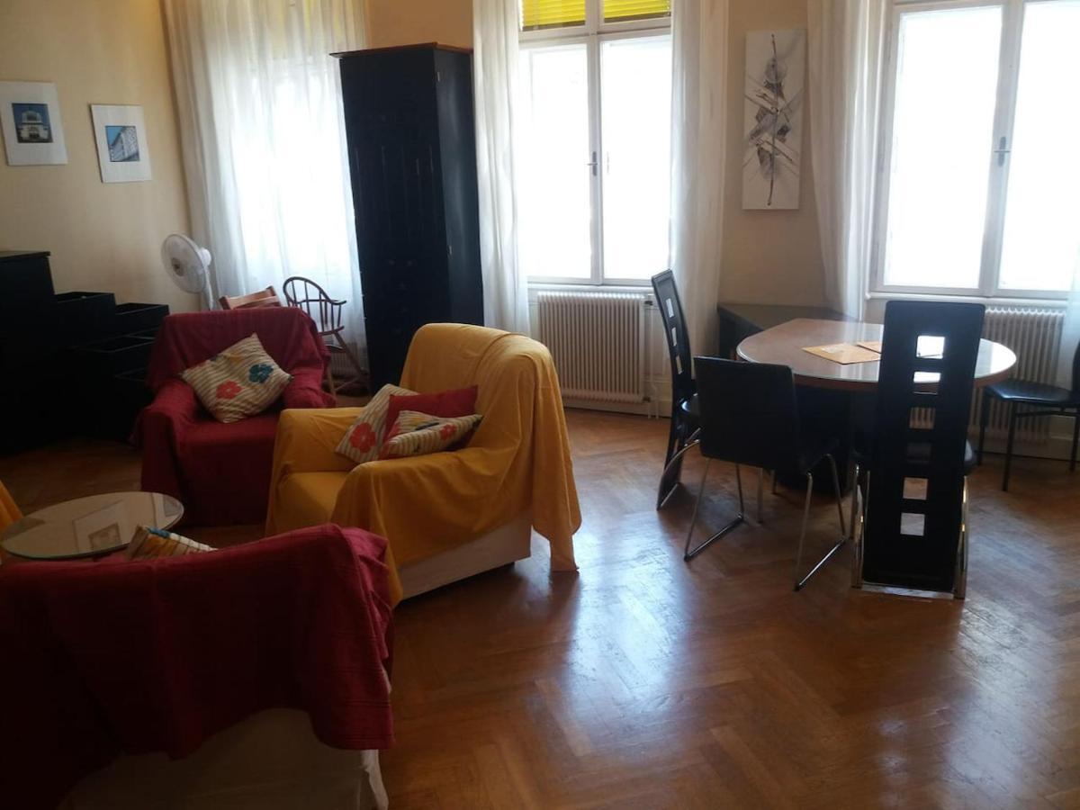 Geraeumige Zentrumsnahe Altbauwohnung Вена Экстерьер фото
